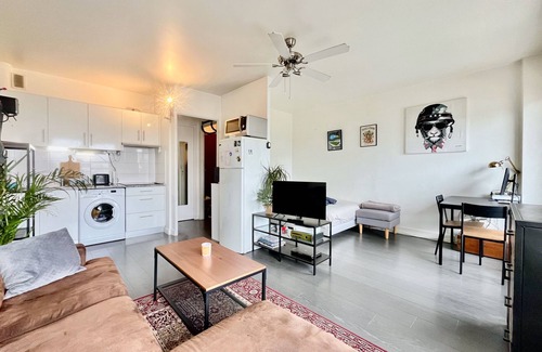 Centre Ville Apartamento | Bright studio with balcony on the 10th floor