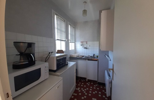La Roche-Posay Apartamento | Estudio luminoso en el centro con balcón