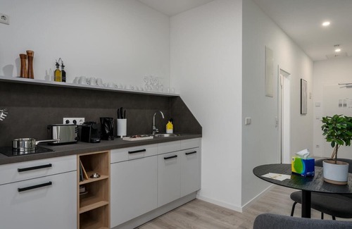 Lippstadt Apartamento | ☆BRIGHT: Studio for 2 | City Center | Kitchen