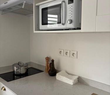 Schoelcher Apartamento | Bright studio in Schoelcher, Wi-Fi, Air conditioning