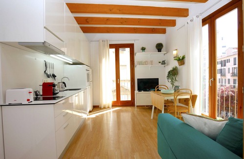 La Missio Apartamento | Luminoso Estudio en Palma Centro con Balcón, Wifi, Aire Acondicionado, Cómodo