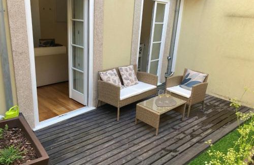 Foz do Douro Apartamento | Bright studio with terrace