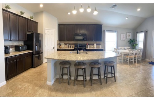 Leander Casa | Bright Stylish 3 BR Home w/ Pool & Hot Tub