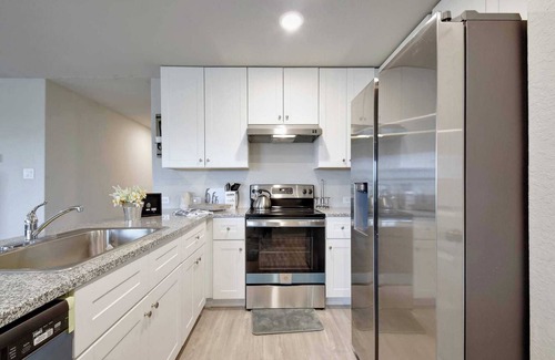 Southside Casa | Bright & Stylish 4BR Home, Family-Friendly, Near River Walk & Mins to DT #41399