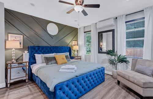 Northeast Villa | Bright Stylish hidden gem in Washington DC with King Bed 75inch tv and free parking