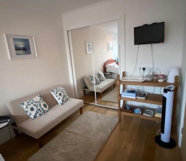 Whitstable Casa | Bright Suite