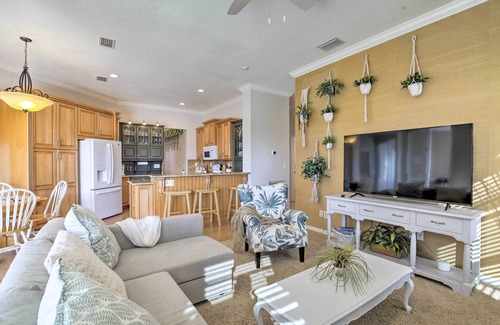 Boyette Springs Casa | Bright & Sunny Riverview Oasis w/ Pool & Pond