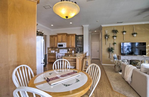 Boyette Springs Casa | Bright & Sunny Riverview Oasis w/ Pool & Pond