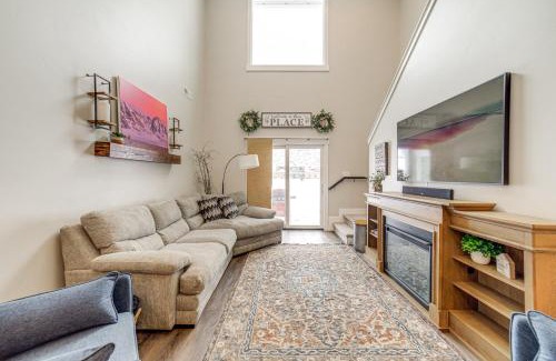 Swan Valley Casa | Bright Swan Valley Townhome Hike, Fish and Ski!