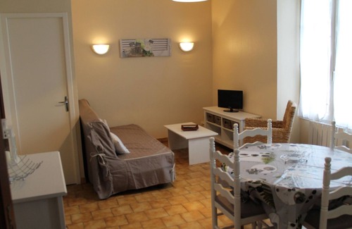 La Roche-Posay Apartamento | Luminoso T2 en el centro de La Roche-Posay con Wi-Fi, lavadora, cerca de comercios y termas