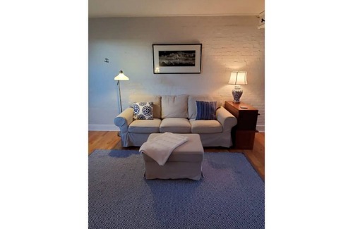 Los Alamos Casa | Bright & Tasteful Condo Near Lab, 2 BR, Gov Rates