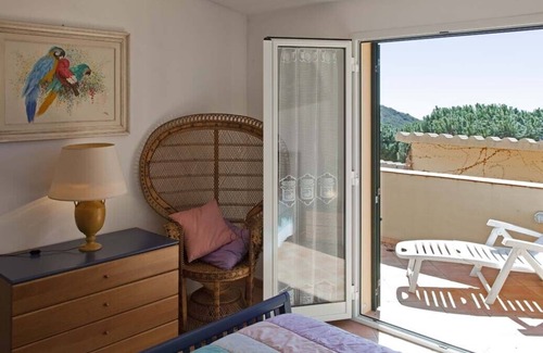 Cavoli Apartamento | Tres habitaciones en la residencia luminosa terraza con vistas al mar y las islas, aparcamiento