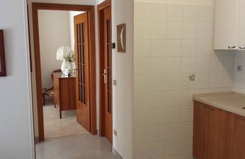 Albenga Apartamento | Luminoso apartamento de tres habitaciones, conveniente para el centro y los servicios (Cod. Citra 009002-LT-0012)