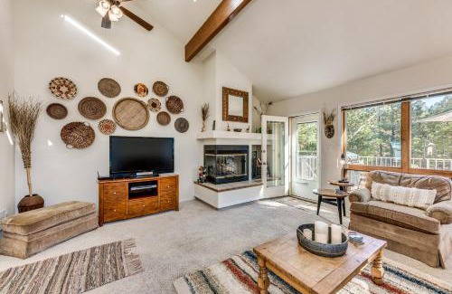 Cloudcroft Casa | Bright Townhome - 1 Mile to Downtown Cloudcroft