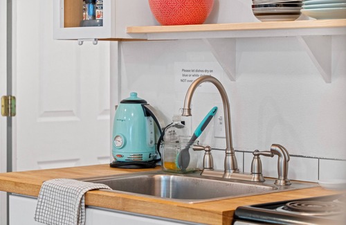 Albany Cabaña | Bright & Trendy Cottage Close to Downtown Albany & Near OSU, Sleeps 4
