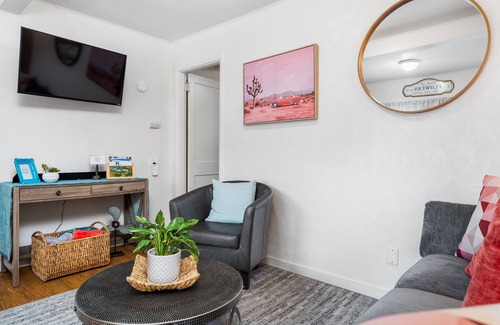 Albany Cabaña | Bright & Trendy Cottage Close to Downtown Albany & Near OSU, Sleeps 4