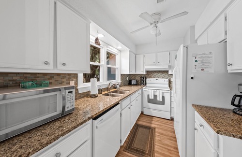 Tarpon Pond Casa | Brillante, Cottage Actualizado! En bicicleta a las playas! Capacidad para 10 personas!