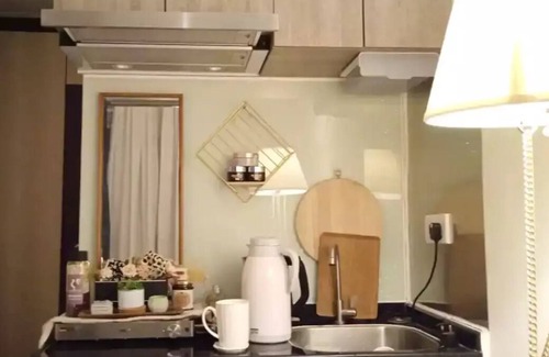 Tai Kok Tsui Apartamento | Bright vibrant room near Olympic MTR