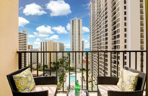 Waikiki Apartamento | Bright Waikiki 1BR with Stunning Ocean Views