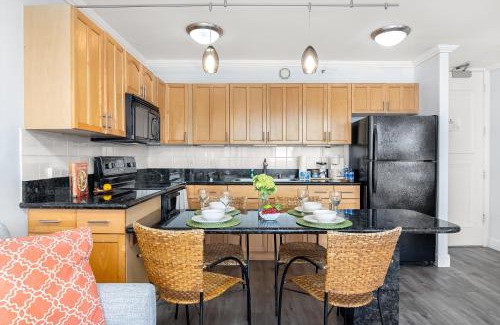 Waikiki Apartamento | Bright Waikiki 1BR with Stunning Ocean Views