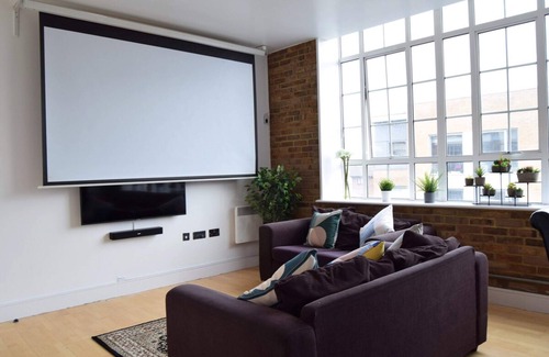 Southwark Apartamento | Bright Warehouse Conversion in Buzzing Peckham