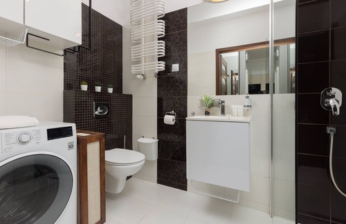 Wlochy Apartamento | Bright Warsaw Apartment by Renters