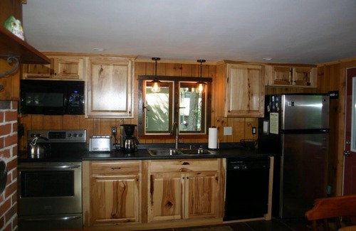 Raymond Chalet De Esquí | Bright waterfront home with beautiful views of Little Sebago Lake!