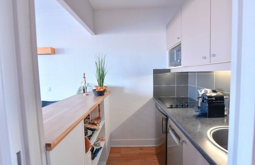 Combat Apartamento | Bright with balcony at Buttes Chaumont