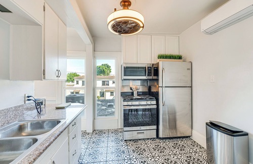 Woodland Apartamento | Bright Woodland Apartment: Walk to Main Street