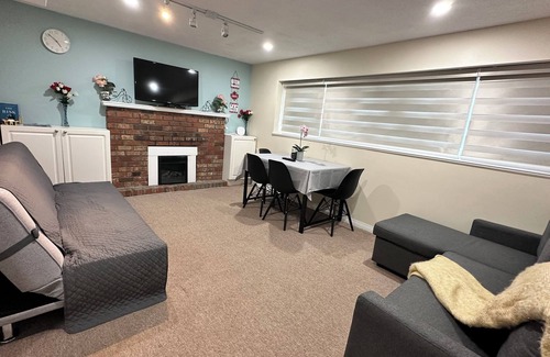 Delta Casa | Bright1 BR suite w/ free parking & wifi & Netflix & all basic amenities