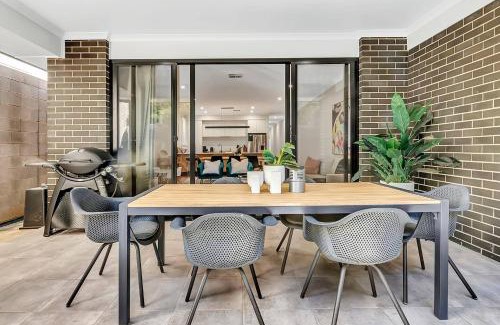 Brompton Casa | 'Brightly Brompton' A Family Delight by the Park