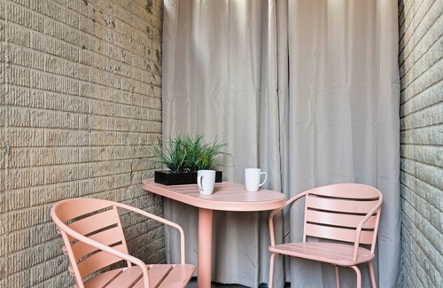 Arlington Apartamento | Brightly Lit English Basement With High Ceilings And Extra Large Windows