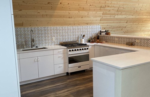 Alyeska Cabina | Brighton Haus - Classic A-Frame