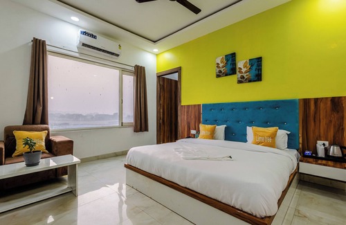 Vrindavan Hotel | Brij Royal Heritage Vrindavan Luxury AC hotel Near ISKCON Temple Vrindavan