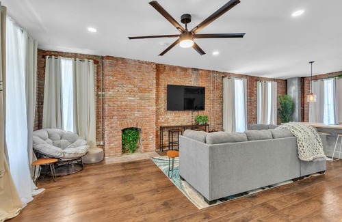 Northeast Kansas City Casa | BriKCtoria 1100 home
