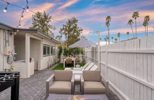 South Scottsdale Cabaña | Brilliance-fire Pit & Foosball-walk to Old Town