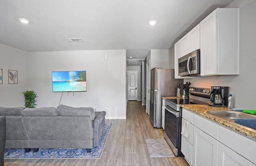 Northeast Houston Casa | Brilliant 3-bedroom house with AC in Houston