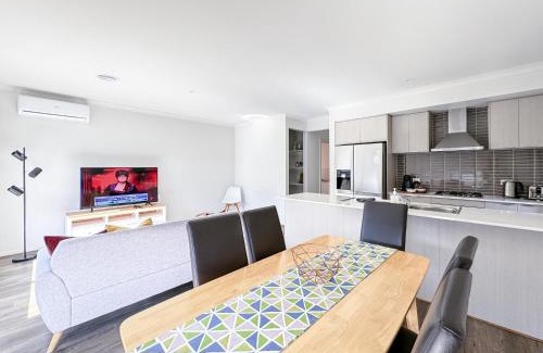Berwick Casa | Brilliant Berwick Home Smart TV Garage Parking