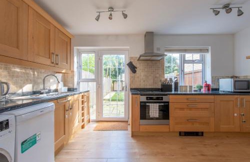 London Borough of Bromley Apartamento | Brilliant Bromley, Spacious, Garden, Free Parking