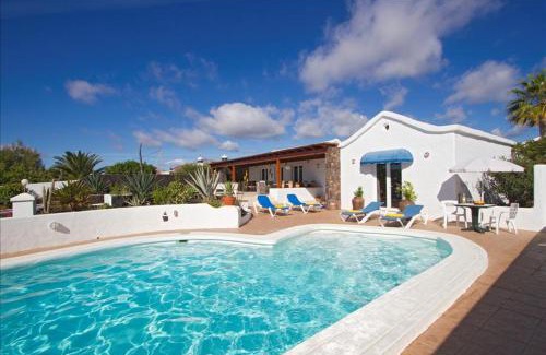Los Mojones Villa | Brilliant Puerto Del Carmen Villa Dos Piedras 4 Bedrooms Private Pool & Rustic Styled Interior