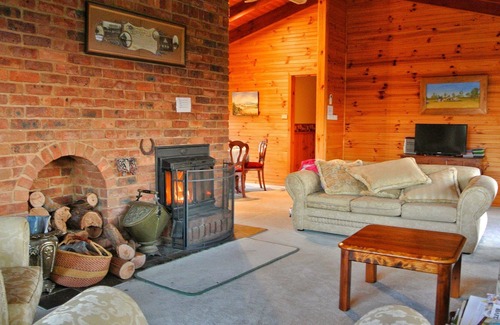 Snowy Valleys Council Otro | Brindabella Farmstay