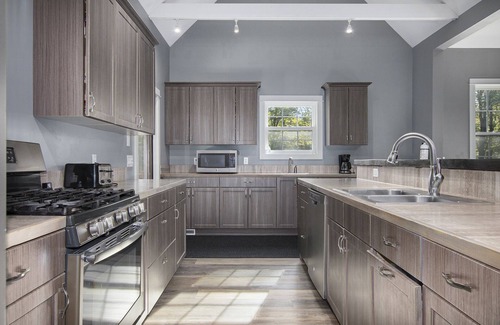 Holland Casa | Bring the Family! Enjoy exploring SW Michigan!