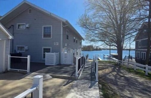 North Webster Casa | Bring the whole Family Webster Lake Retreat Swim