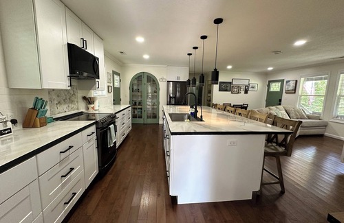 Tazewell Casa | Bring the whole family! Pets welcome! 20 minutes to LMU.