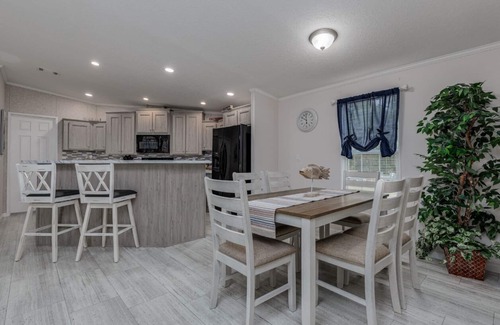 Citrus Springs Casa | Bring your boat, close to the springs, state parks, lakes and Gulf.