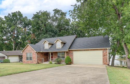 Grove Casa | Bring Your Boat! Lakefront Home with Dock in Grove
