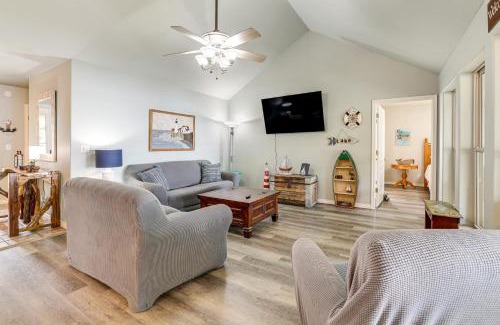 Grove Casa | Bring Your Boat! Lakefront Home with Dock in Grove