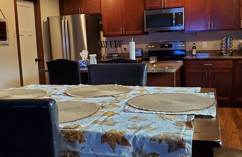 Elko New Market Casa | Bring your dogs! Fenced 3 bdrm 3 bath house in delightful Elko New Market.