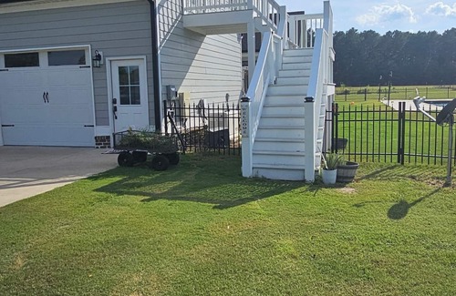 Williston Apartamento | Bring your horses!1 Bdrm Apt, sleeps four in a quiet country setting.