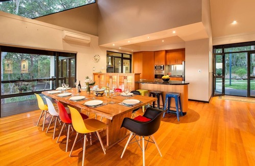 Yallingup Casa | Bringa Spacious Bushland Retreat with Scenic Views